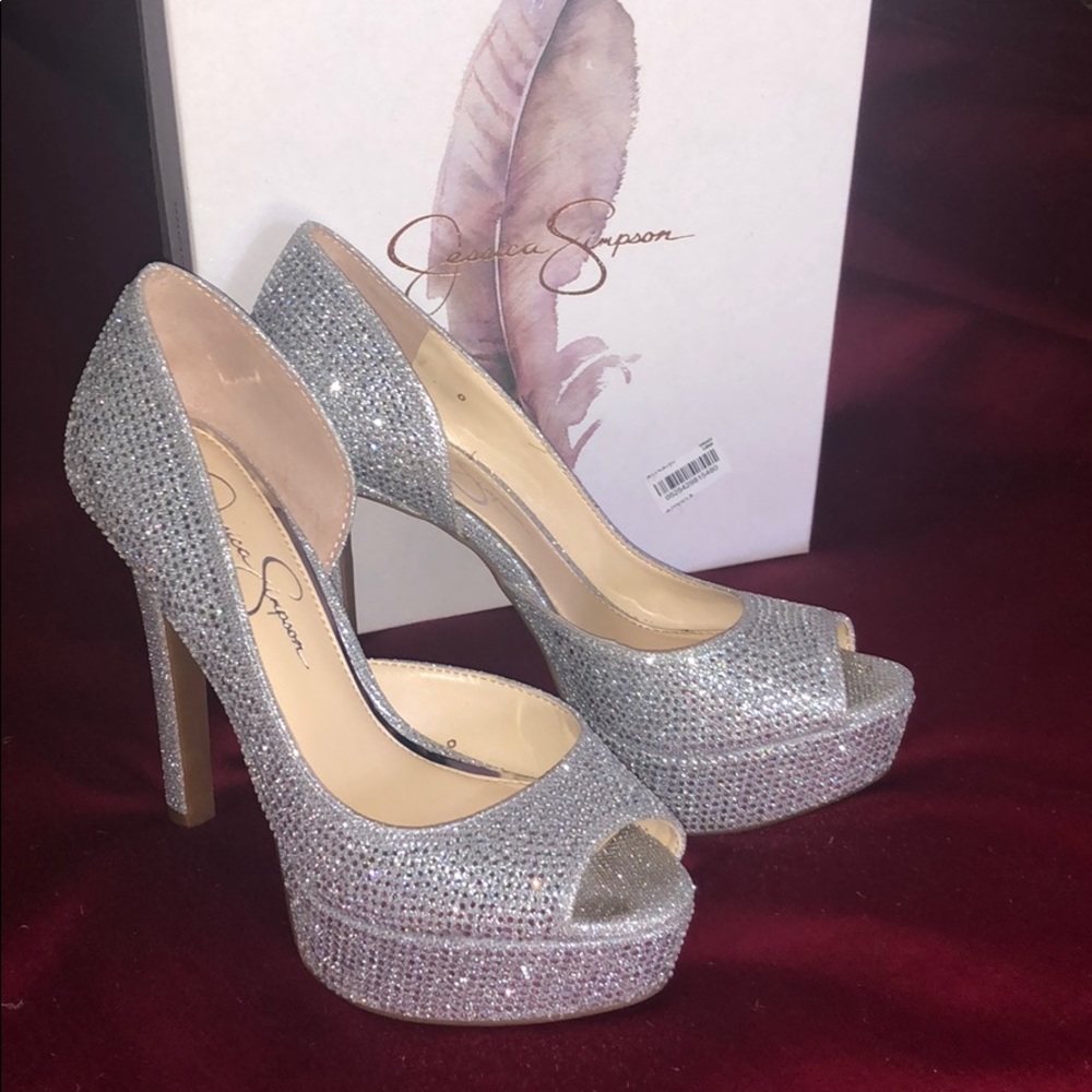 Jessica Simpson pumps